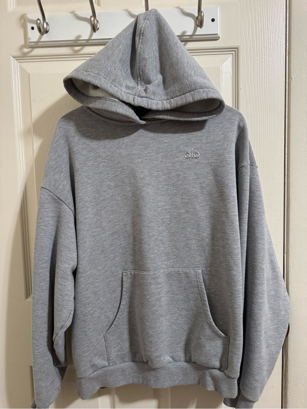 ALO Yoga Womenโs Gray Hooded Pullover Sweatshirt